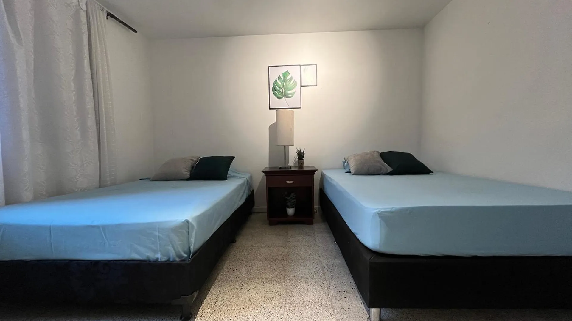 Habitacion Laureles La Castellana Medellín 0*,